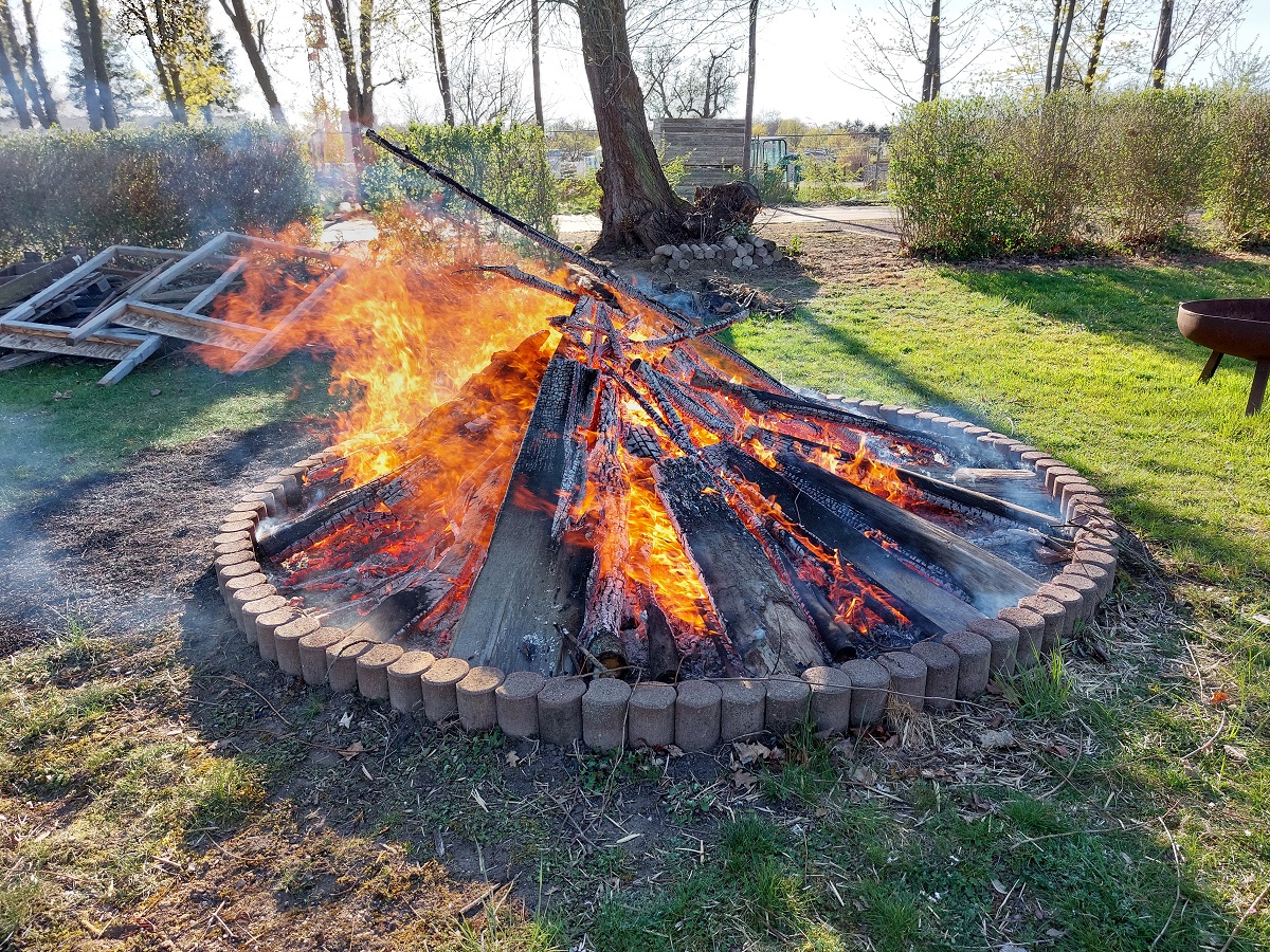 Read more about the article Osterfeuer am 16.04.2022