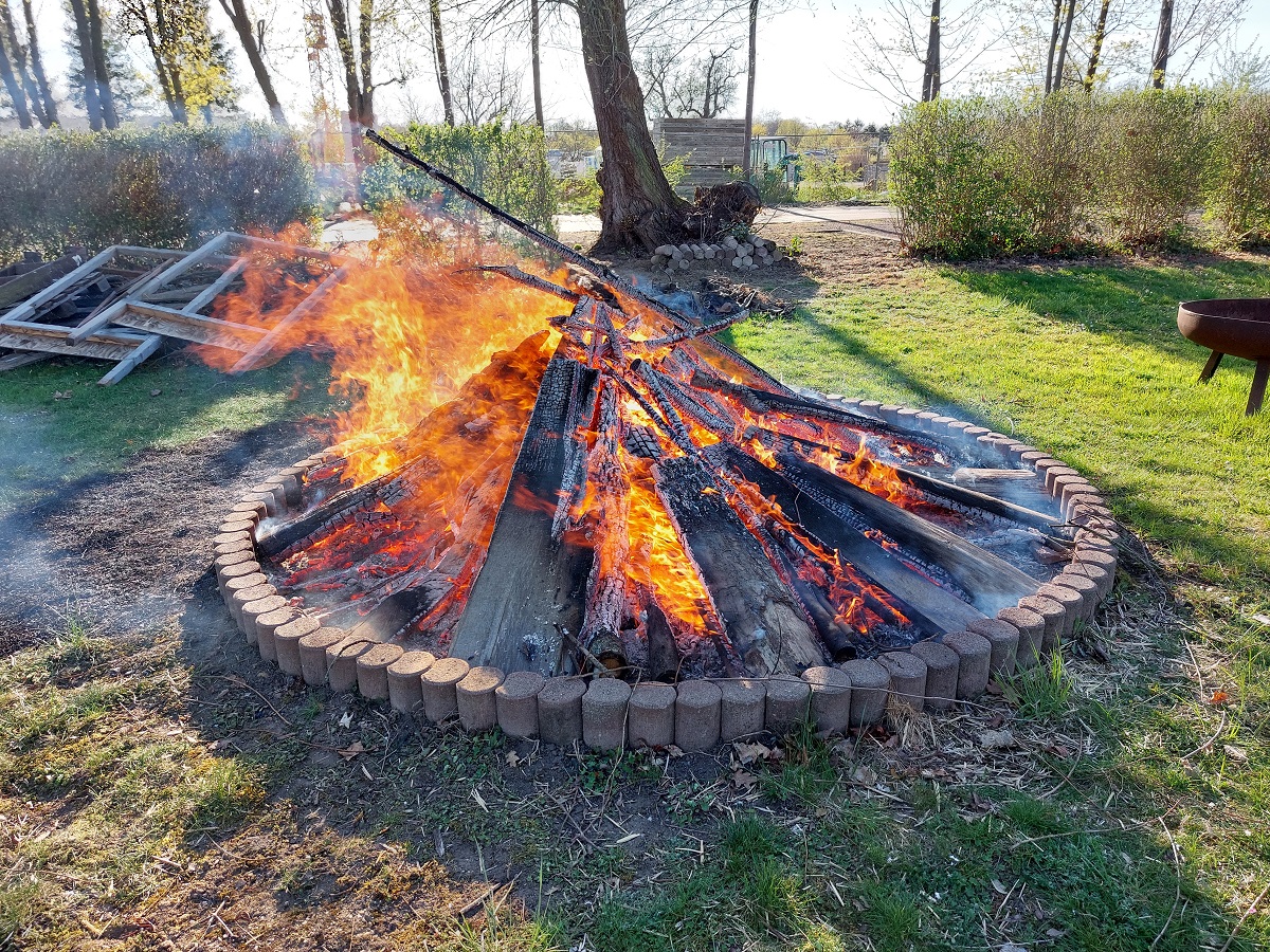 Mehr über den Artikel erfahren Osterfeuer am 16.04.2022